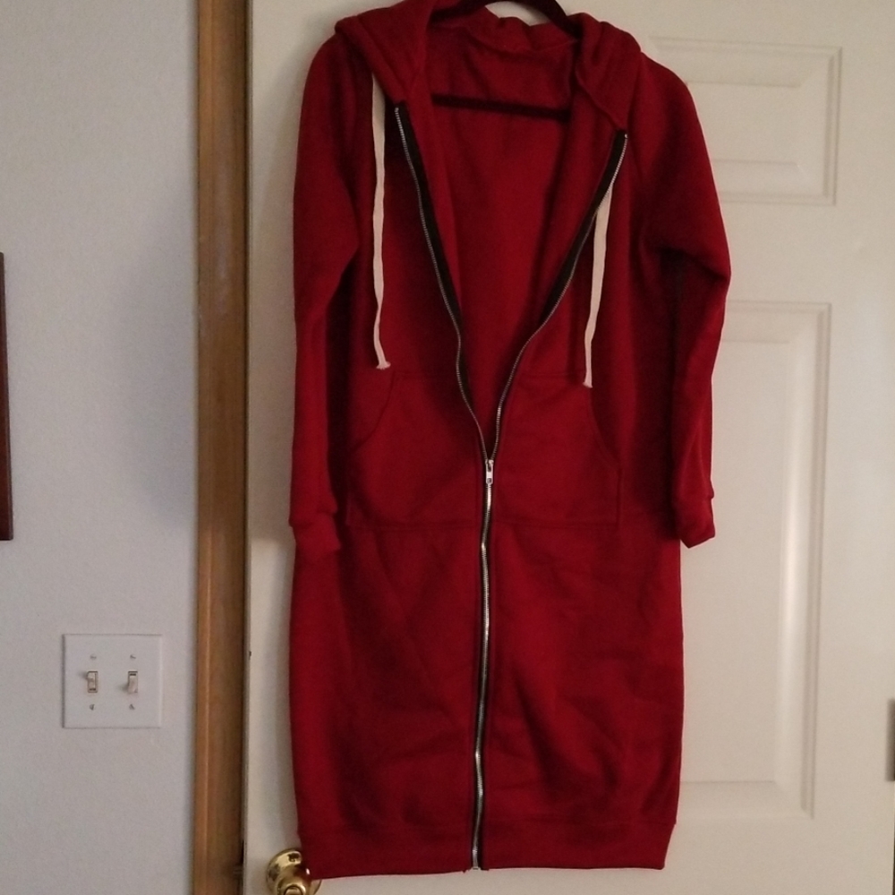 HOODED LONG SWEATSHIRT